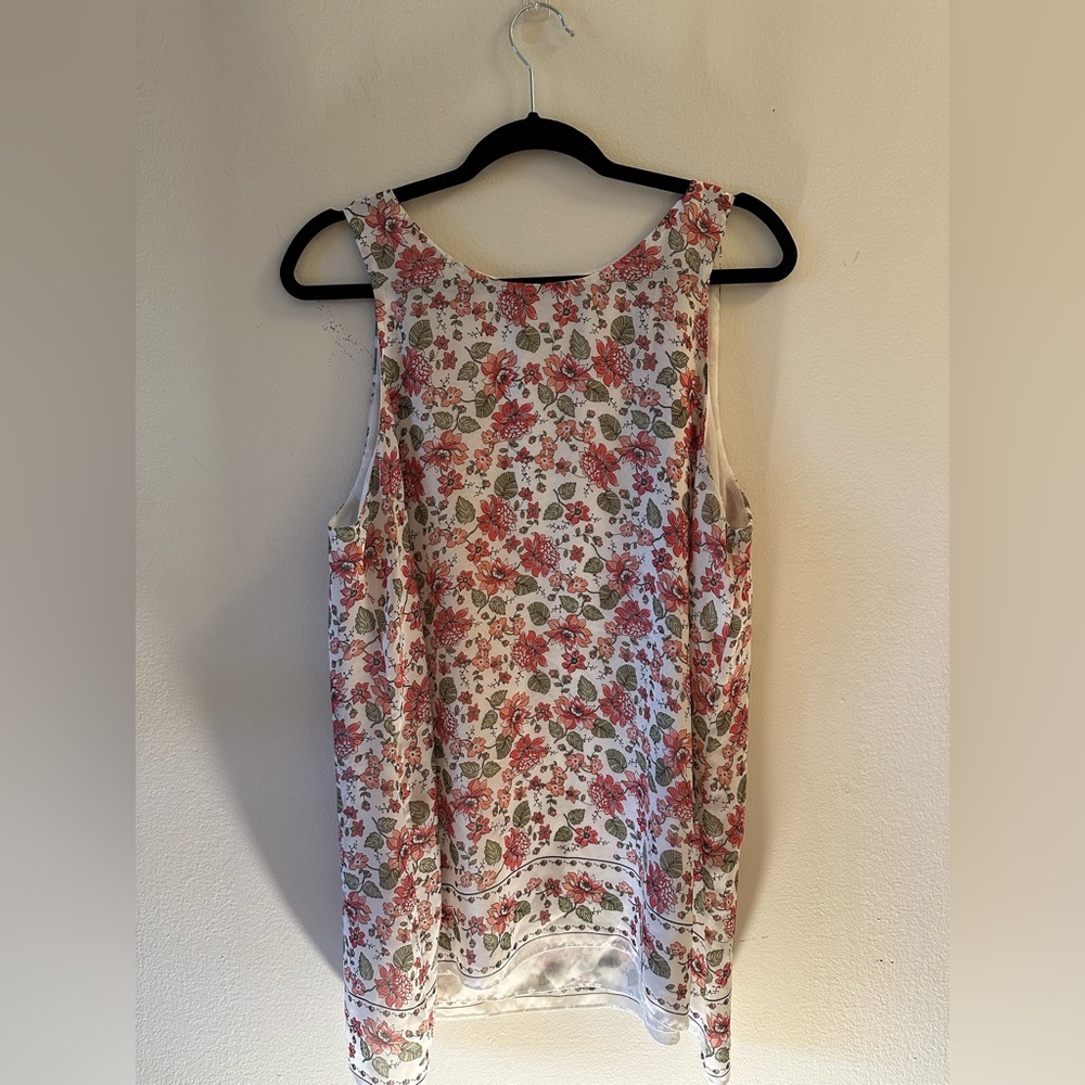 NWOT Floral Max Studio Sleeveless Top
